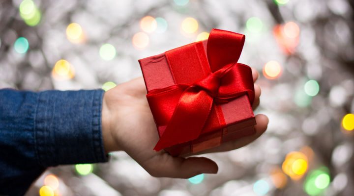 10 Easy Ways to Maximize Your Holiday Pharmacy Marketing by Elements magazine | pbahealth.com